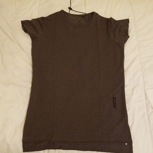 Alphalete Fishtail Shirt - Dark Gray